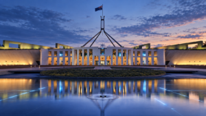 Parlamento australiano a Canberra al tramonto, sede istituzionale della proposta sulla Digital Duty of Care in Australia
